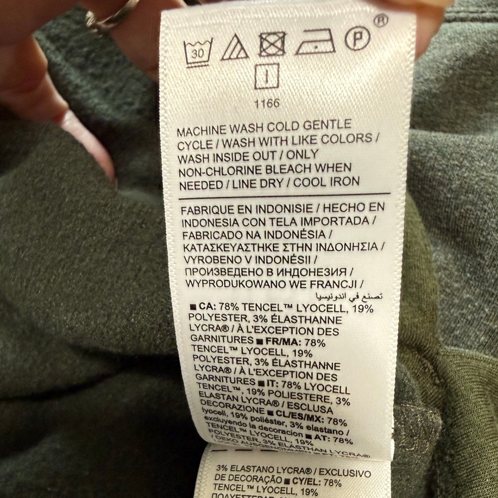 Athleta Coaster Luxe Recover Sweatshirt Dark Green Elm Large FLAW Athleisure - Picture 6 of 14